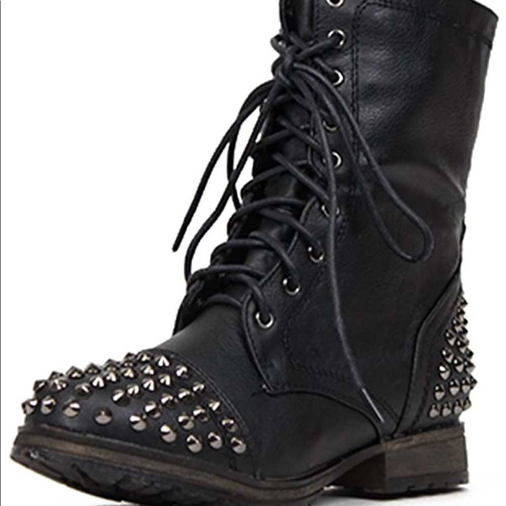 2 for 20 Spiked boots